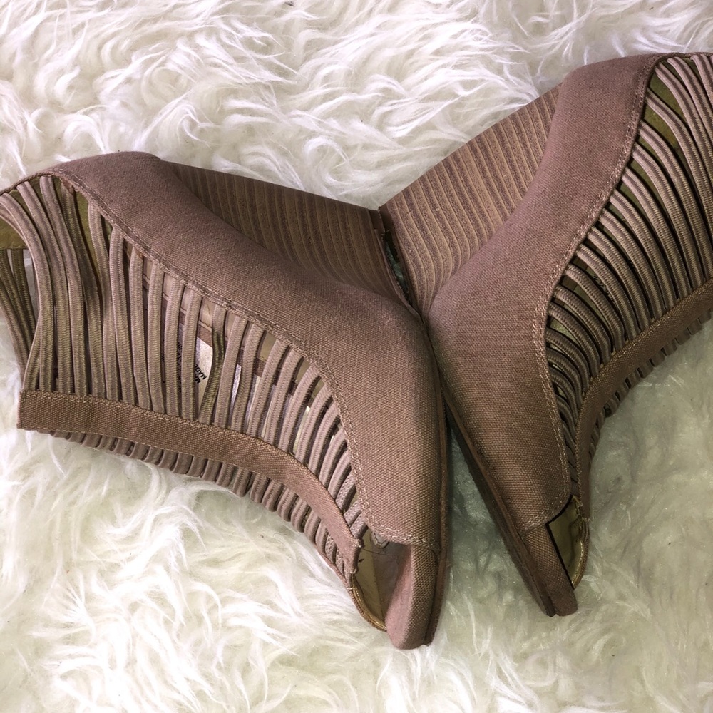 MIA Wedges